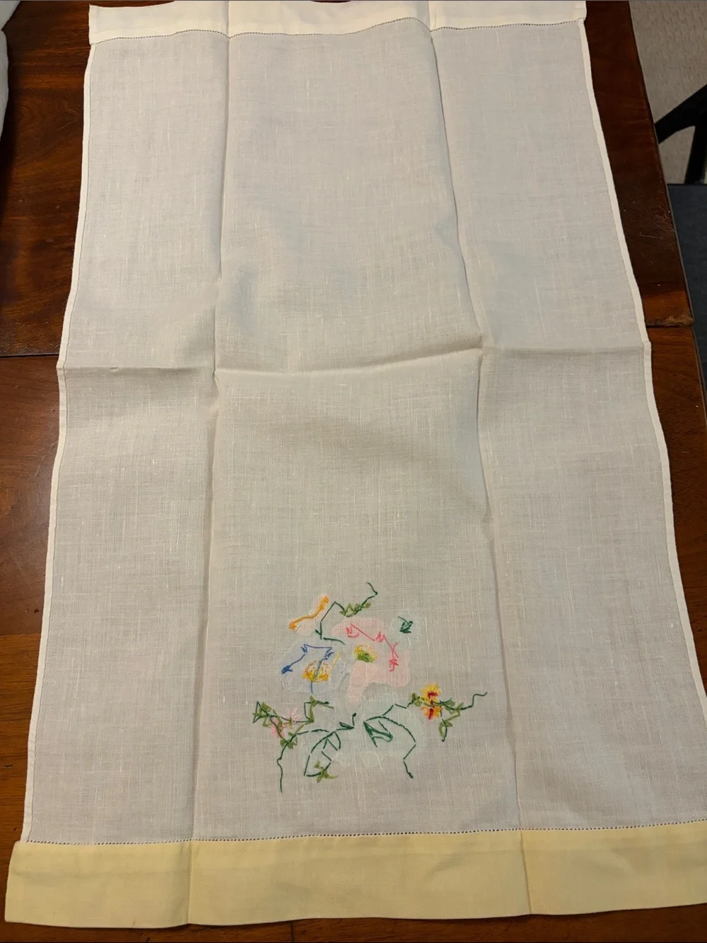 Vintage Hand Towels - Set of 2 (14x22”) - Excellent Condition
